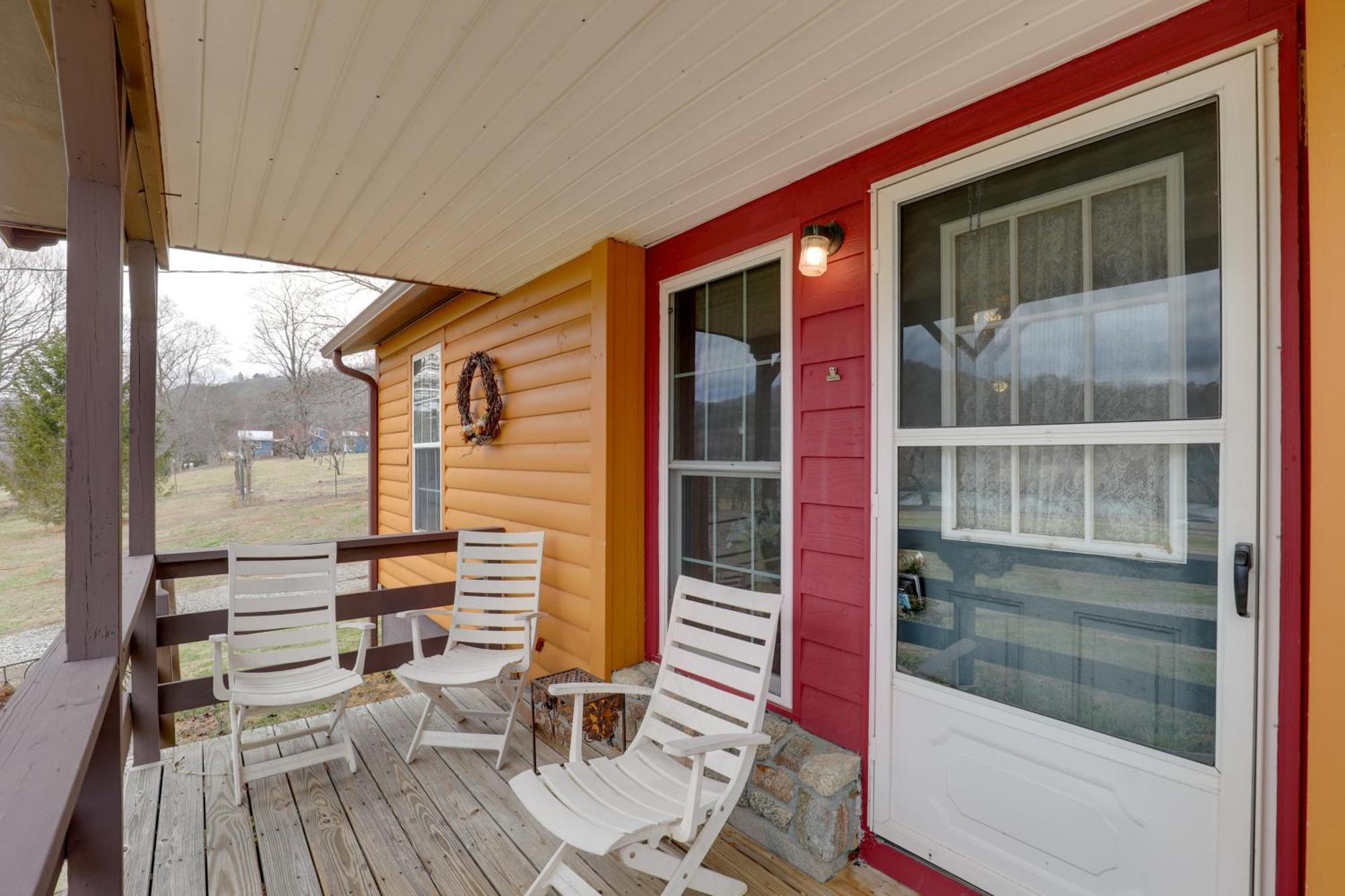 Riverfront Hot Springs Cabin With Private Hot Tub! Екстериор снимка